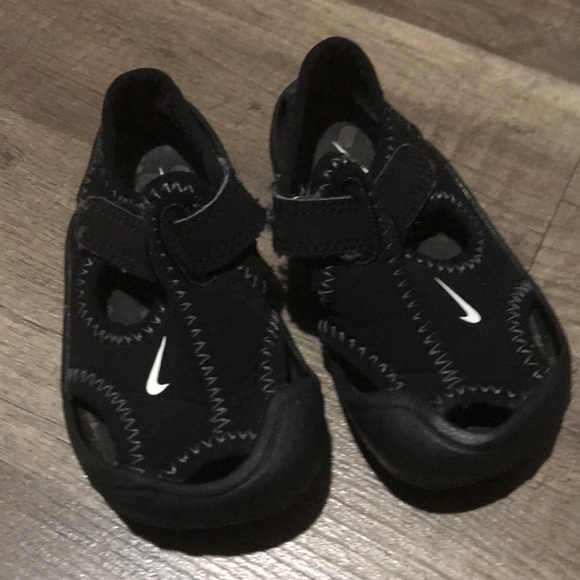 nike baby sandal